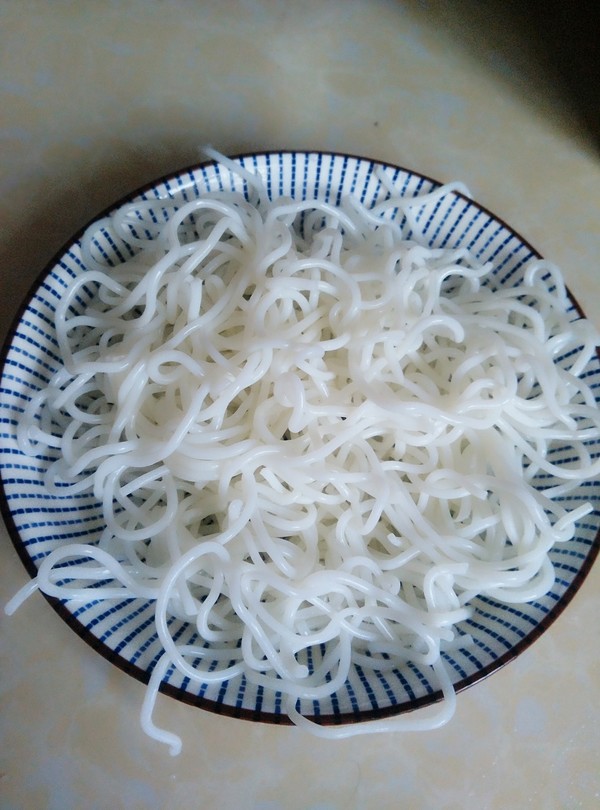 Stir-fried Pork with Noodles recipe
