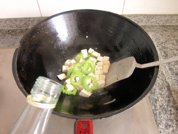 Bitter Gourd Braised Tofu recipe