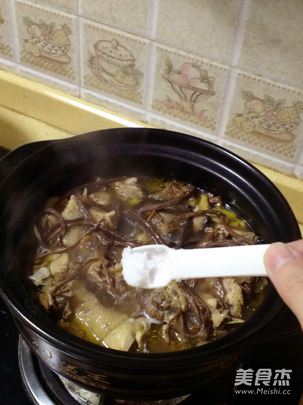 Chicken Soup with Tea Tree Mushroom recipe