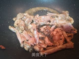 Stir-fried Bullfrog with Red Pepper recipe