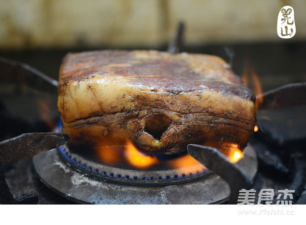 Fried Pea Slices with Qiangshan Old Bacon recipe