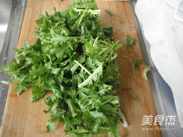 Peanuts Mixed with Bitter Chrysanthemum recipe