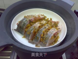 Spicy Sauerkraut Steamed Carp recipe