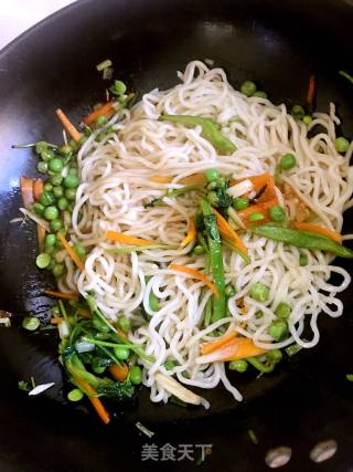 Fried Noodles with Sea Cucumber recipe