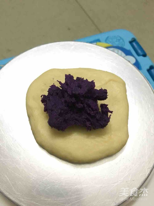 Purple Sweet Potato Bread Roll recipe