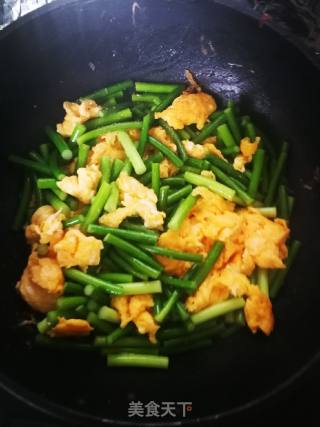 Scrambled Eggs with Garlic and Green Onions recipe