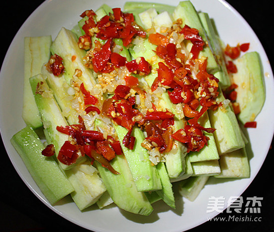 Steamed Eggplant Strips with Garlic and Chopped Pepper recipe