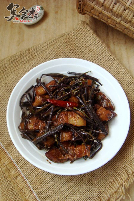 Braised Pork with Bracken recipe