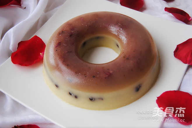 Rose Honey Bean Horseshoe Cake recipe