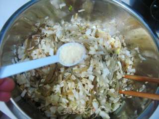 Vegetarian Stuffing is Also Delicious-fried Buns with Cabbage and Vermicelli recipe