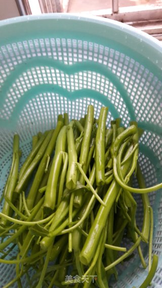 Sour and Spicy Convolvulus Stem recipe