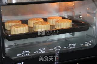 Cantonese-style Moon Cakes recipe