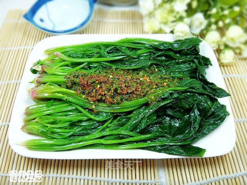 Spinach with Pepper and Hemp recipe