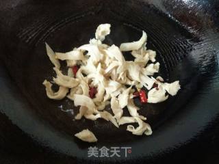 Fried Gluten with Coriander recipe
