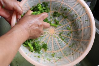 Stir-fried Pumpkin Vine with Beef Sauce recipe