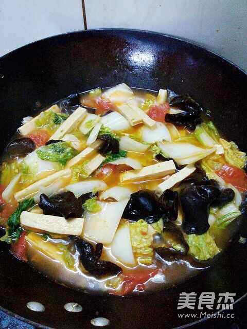 Boiled Mixed Vegetables in Red Sour Soup recipe