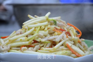 Stir-fried Shredded Pork with White Celery recipe