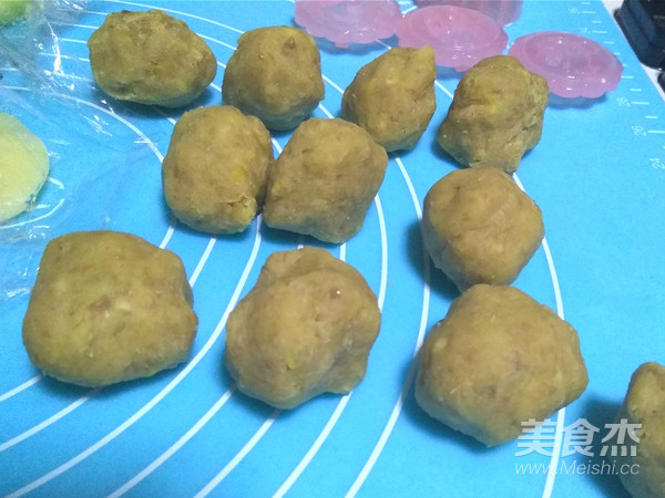 Snowy Mooncakes with Chestnut Filling recipe