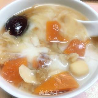 Peach Gum Papaya Tremella Syrup recipe