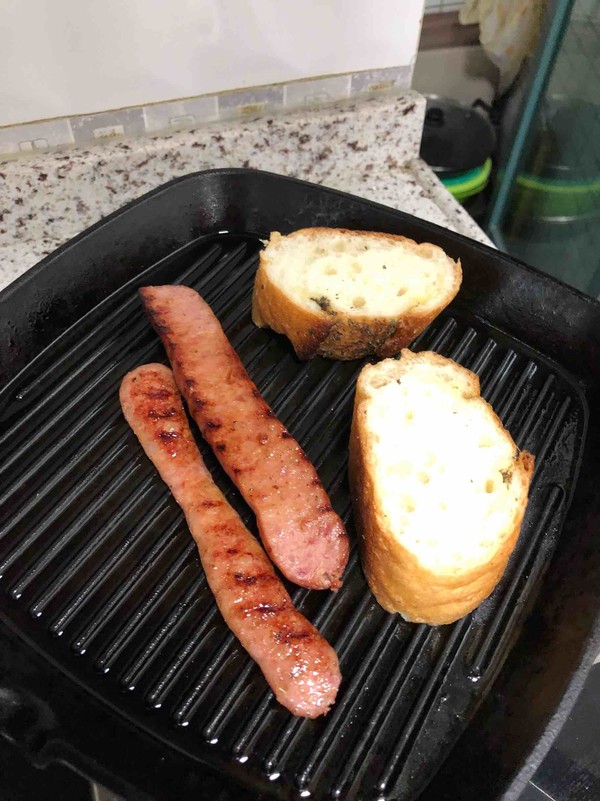 Beef Sausage with Spinach Chicken Cake Mashed Potatoes recipe