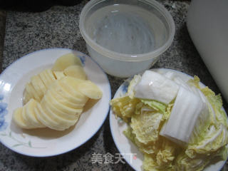 Potatoes and Chinese Cabbage Wide Noodles recipe