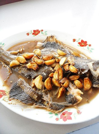 Grilled Partial Fish with Garlic recipe
