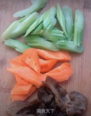 Celery with Fungus recipe