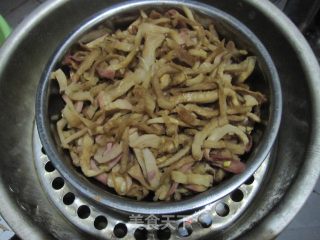 Steamed Radish and Pickles recipe