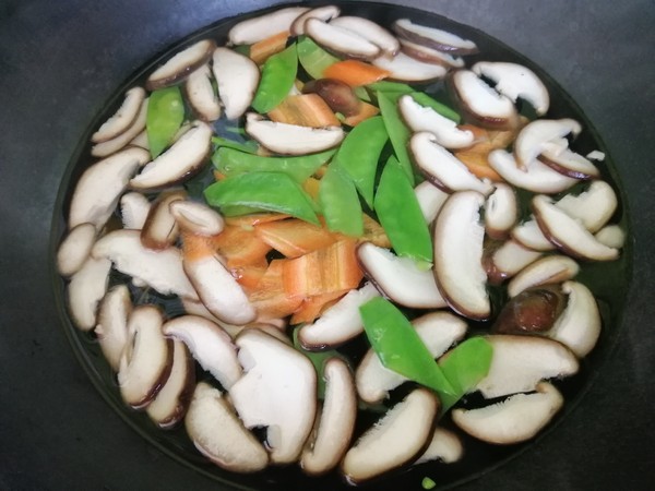 Stir-fried Snow Peas with Shiitake Mushrooms recipe