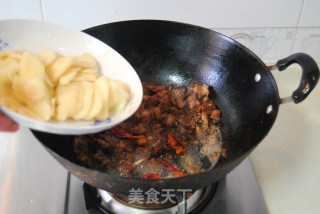 New Year Food Sharing (2) Sichuan Classic Delicacy that Can’t be Fattened-[spicy Dry Stir-fried Rabbit Ding] recipe