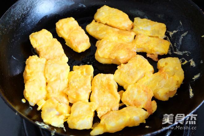 Fried Pangasius with Egg recipe