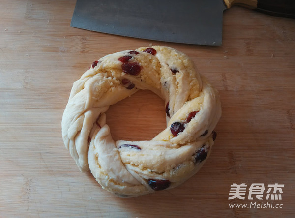 Coconut Cranberry Garland Bread recipe