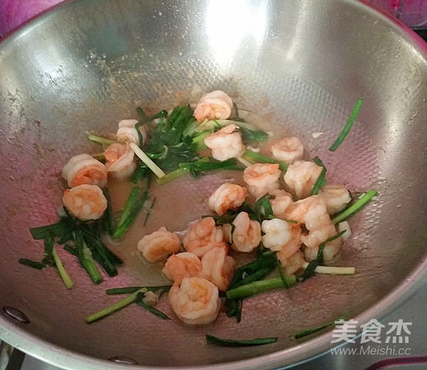 Fried Shrimp Balls with Green Garlic recipe