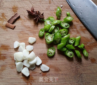 Roasted Chicken Wing Roots with Hericium recipe