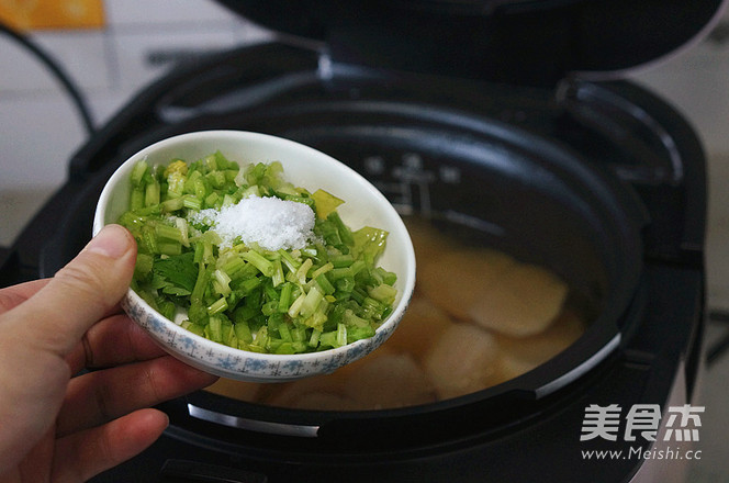 Radish Beef Bone Soup recipe