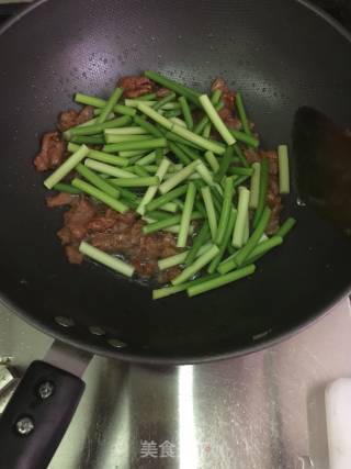 Stir-fried Pork with Garlic Moss recipe