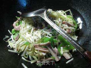 Stir-fried Pork Belly with Chives and Chives Sprouts recipe