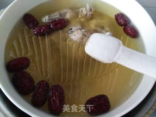 Steamed Pigeon Soup with Ginseng and Red Dates recipe