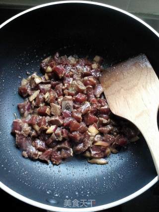 Black Pepper Beef Mashed Potato Pizza recipe