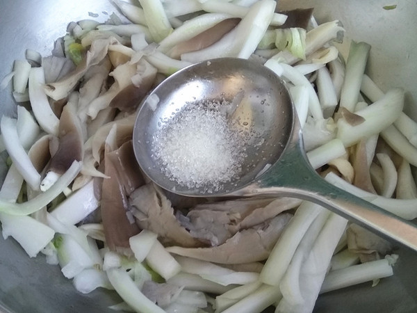 Braised Oyster Mushrooms with Chinese Cabbage recipe