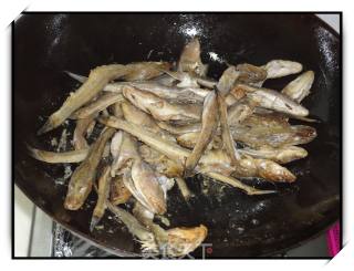 Stir-fried Small Fish with Green and Red Pepper recipe