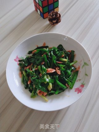 Stir-fried Shrimp Skins with Leek recipe