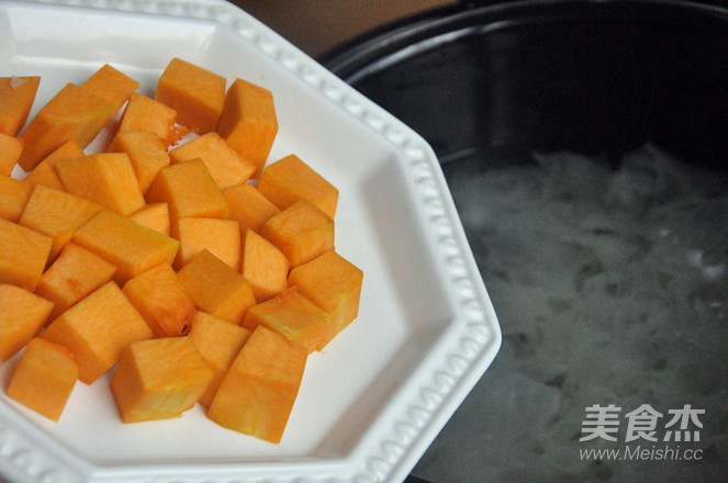 Cranberry Pumpkin Tremella Soup recipe