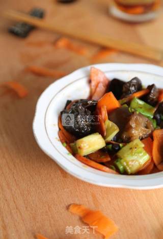 Simple Stir-fried Leftovers-carrots and Black Fungus recipe