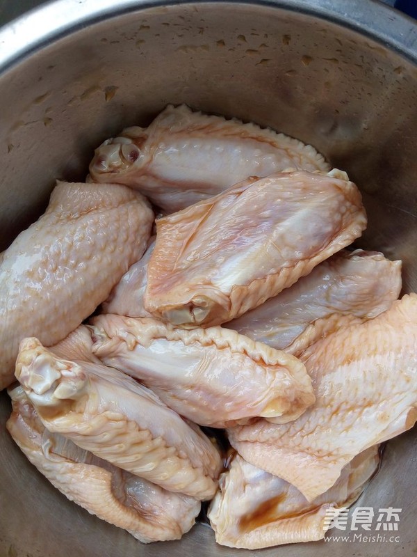 Five Steps to Make Lemon Fragrant Chicken Wings recipe