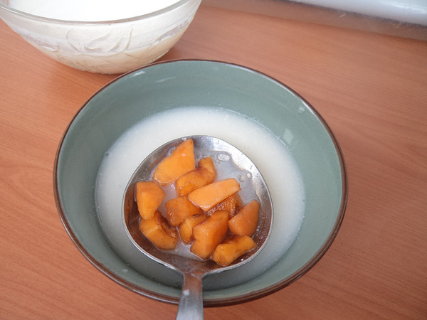 Loquat Sago with Coconut Milk recipe