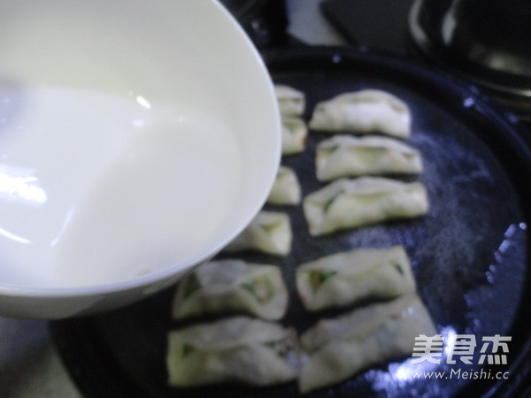 Ice Flower Pot Stickers recipe