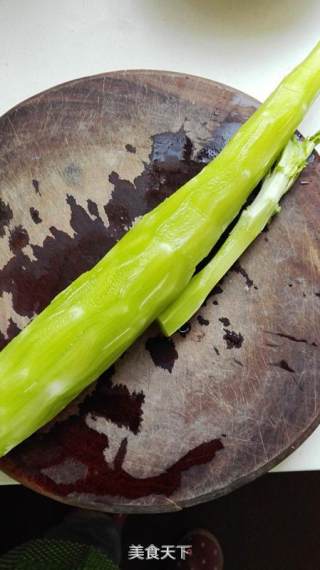 Lettuce with Olives and Vegetables recipe