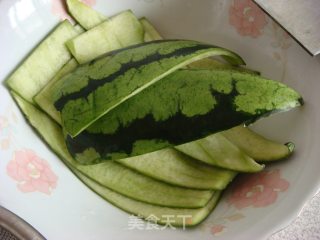 Stir-fried Edamame with Watermelon Peel recipe