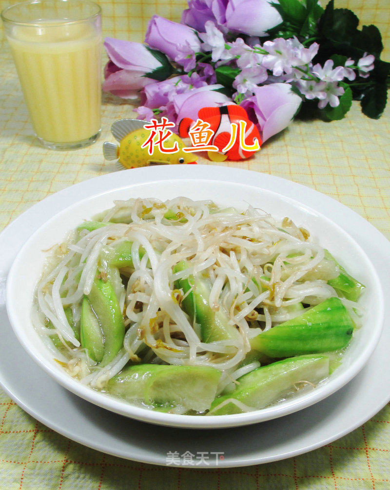 Loofah Stir-fried Mung Bean Sprouts recipe